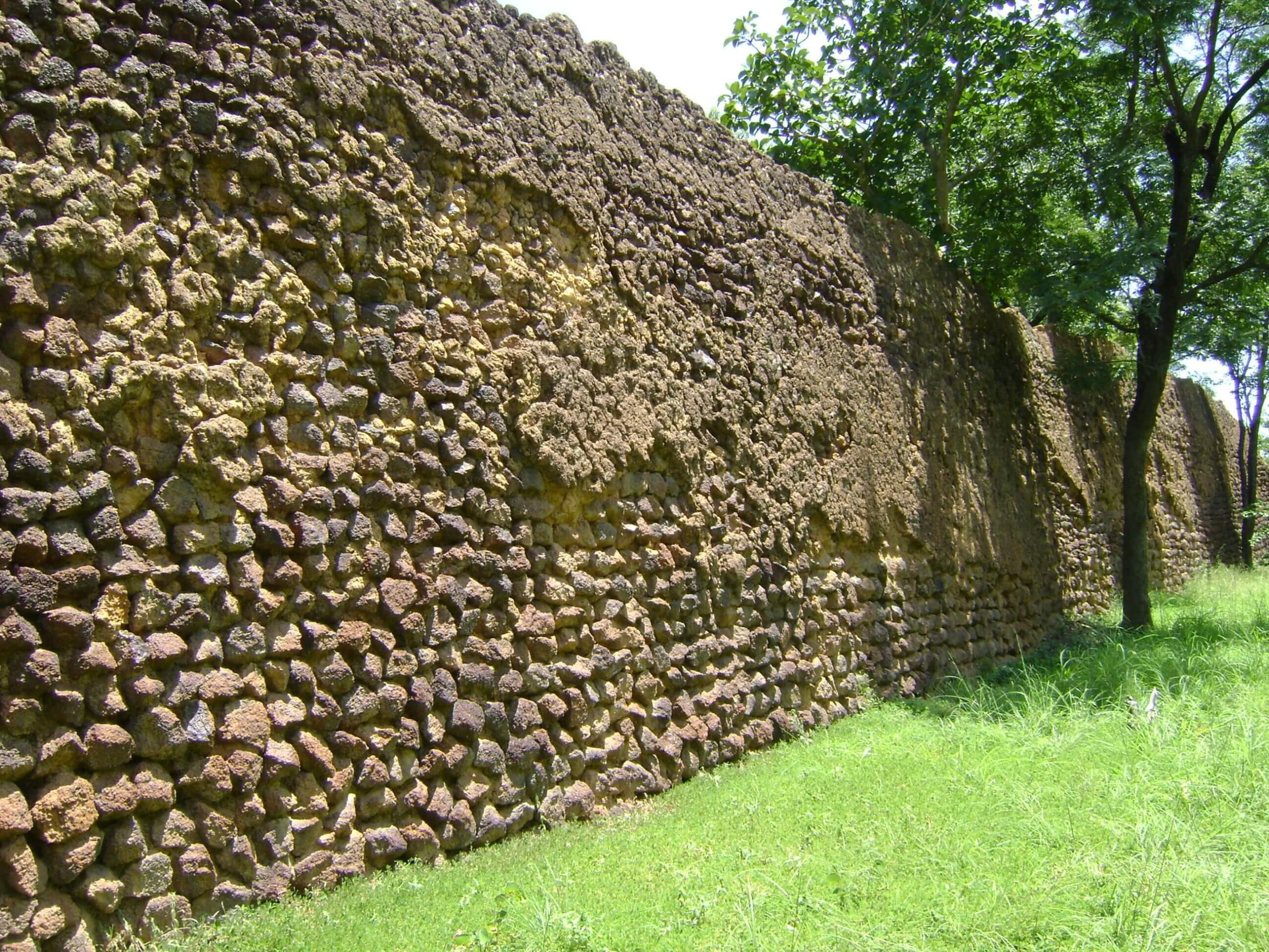 Les Mystérieuses Ruines de Loropéni : Un Trésor Enfoui du Patrimoine Mondial